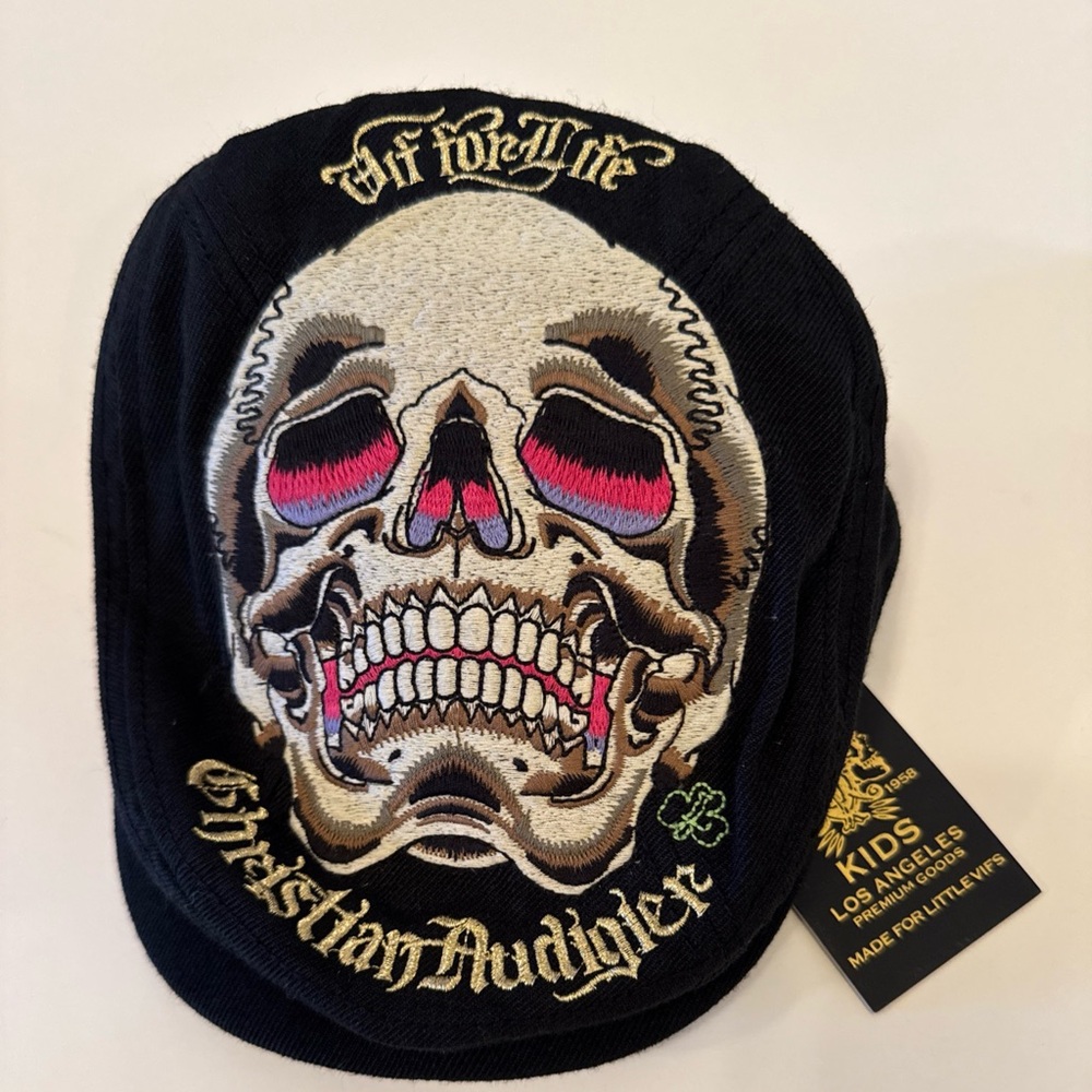 Christian Audiger Kids Beret Hat NWT. Can fit small men’s or‎ women’s head.